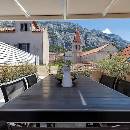 Apartamento The Square Makarska, Lux App In The Heart Of The *