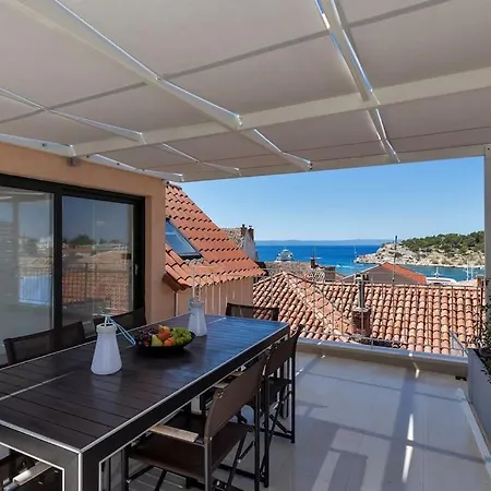 Apartamento The Square Makarska, Lux App In The Heart Of The *