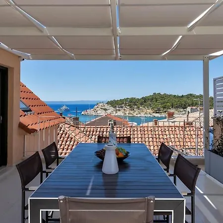 Apartamento The Square Makarska, Lux App In The Heart Of The *