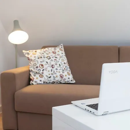 Apartamento The Square Makarska, Lux App In The Heart Of The *