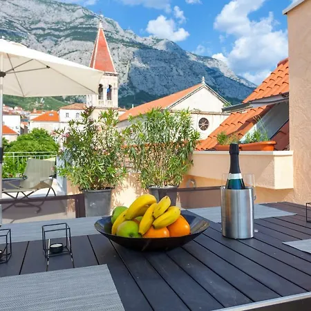 The Square Makarska, Lux App In The Heart Of The Apartamento Makarska